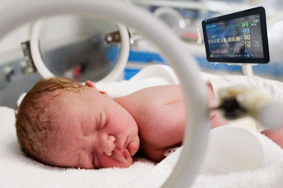 Dziecko w inkubatorze